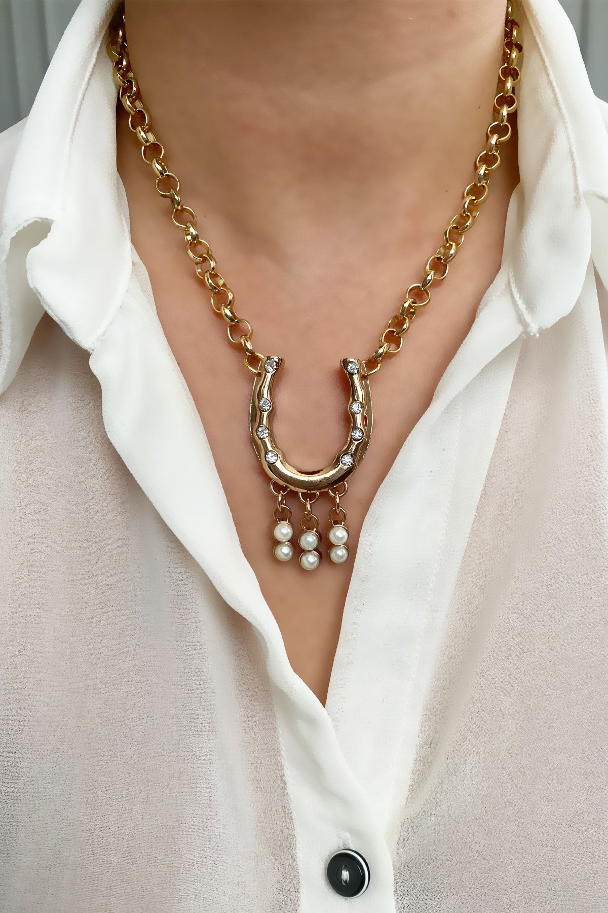 Horseshoe pendant gold hotsell