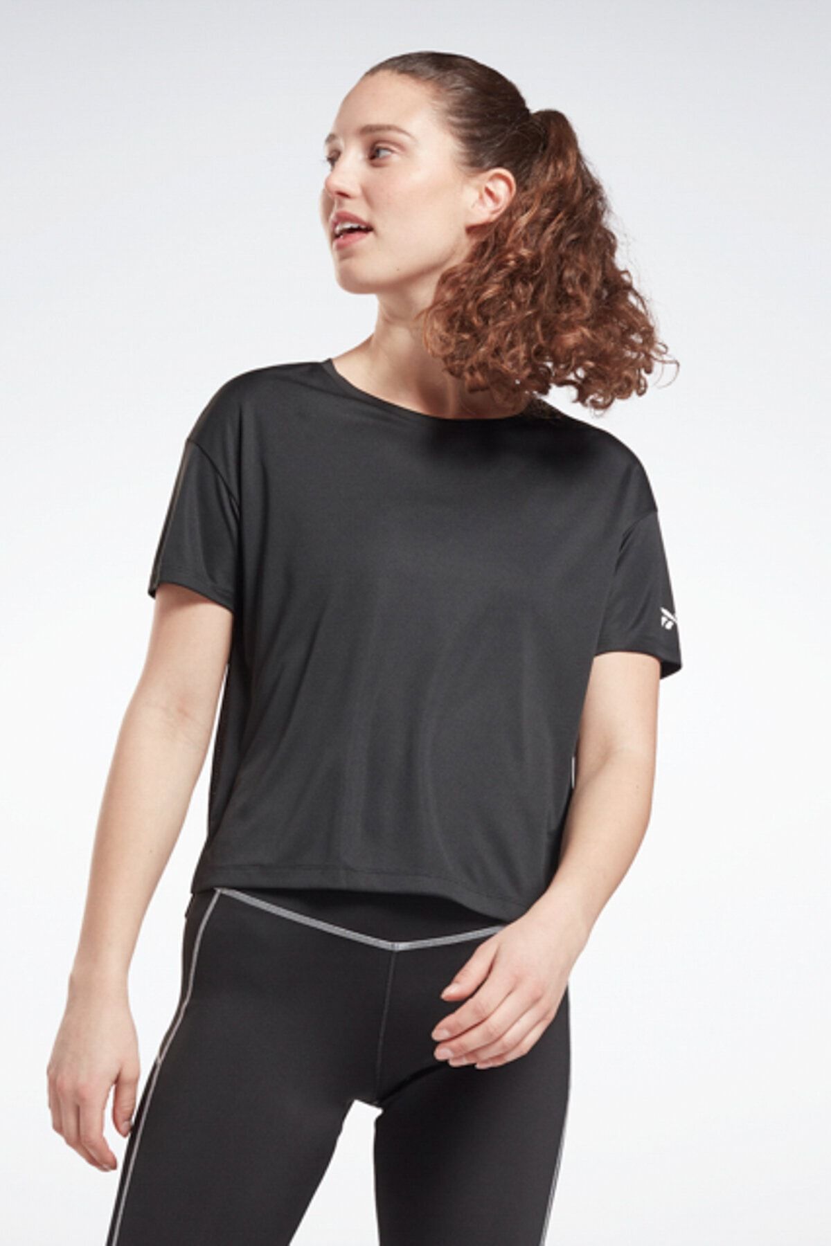 تی شرت مشکی یقه گرد مدل کوتاه طرح ساده آستین کوتاه زنانه ریباک Reebok (برند انگلستان)