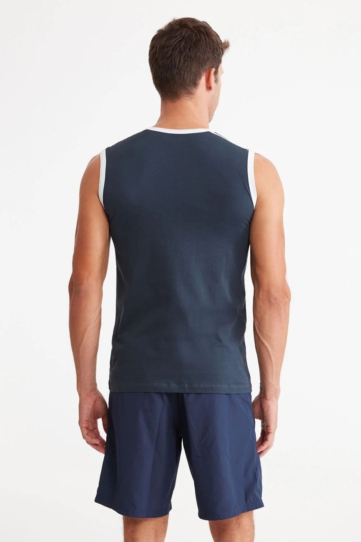 complete the look image