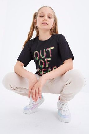 Siyah Oversize Yazı Baskılı O Yaka Düşük Omuz Kız Çocuk T-shirt - 75028 T09KG-75028