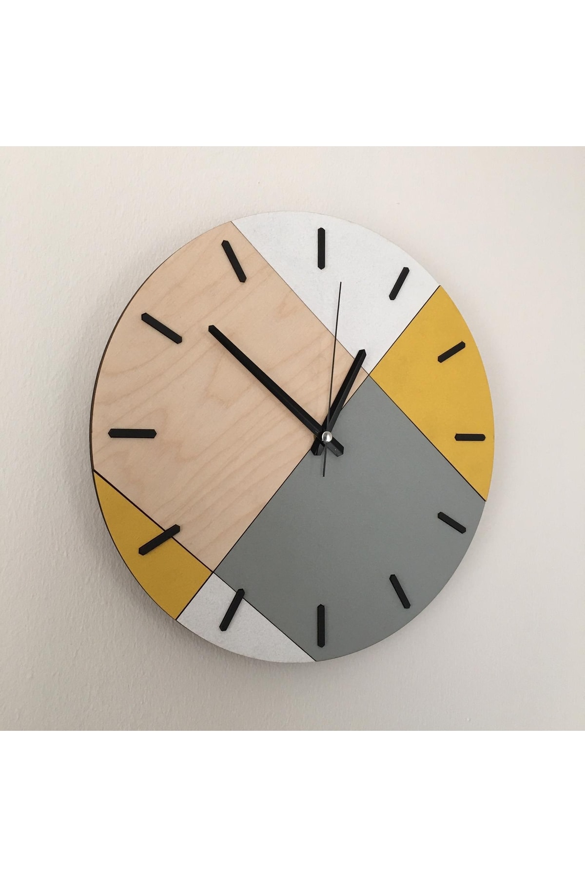 Ahşap Geometrik Desenli Sarı Duvar Saati 32x32 Cm — Görsel 3, Amorf Design