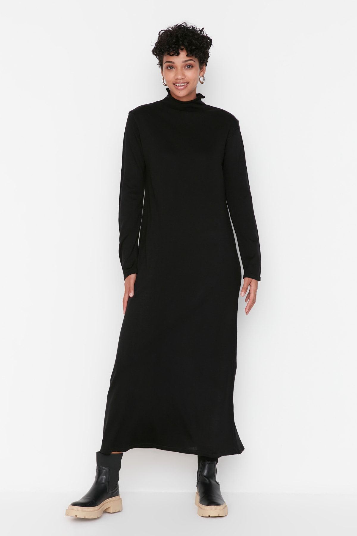 Trendyol Modest-Schwarzes Rollkragen-Strickkleid TCTAW23EB00001 2