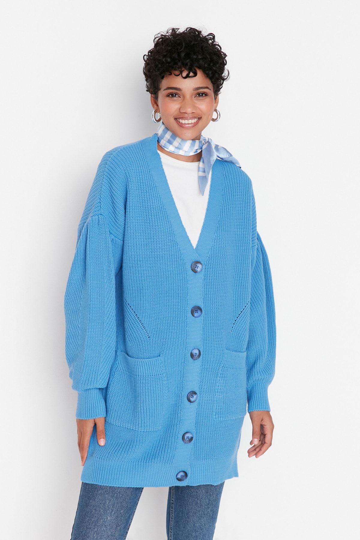 Trendyol Modest Mavi Kemik Düğme ve Cep Detaylı Selanik Örgü Triko Hırka TCTAW23HI00026 RN11008