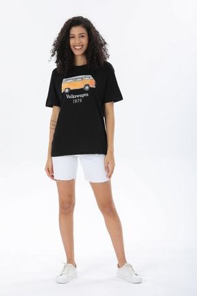 Kadın Siyah Volkswagen Detaylı Basic T-shirt pl00021bsc60