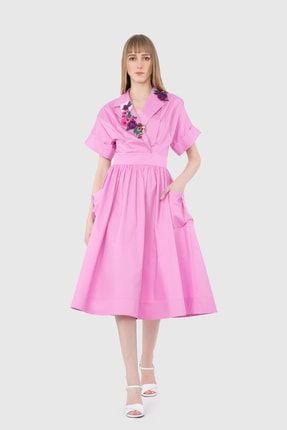 Yakası Çiçek Işleme Detaylı Volan Etekli Pembe Elbise M2YM5F0521YBV