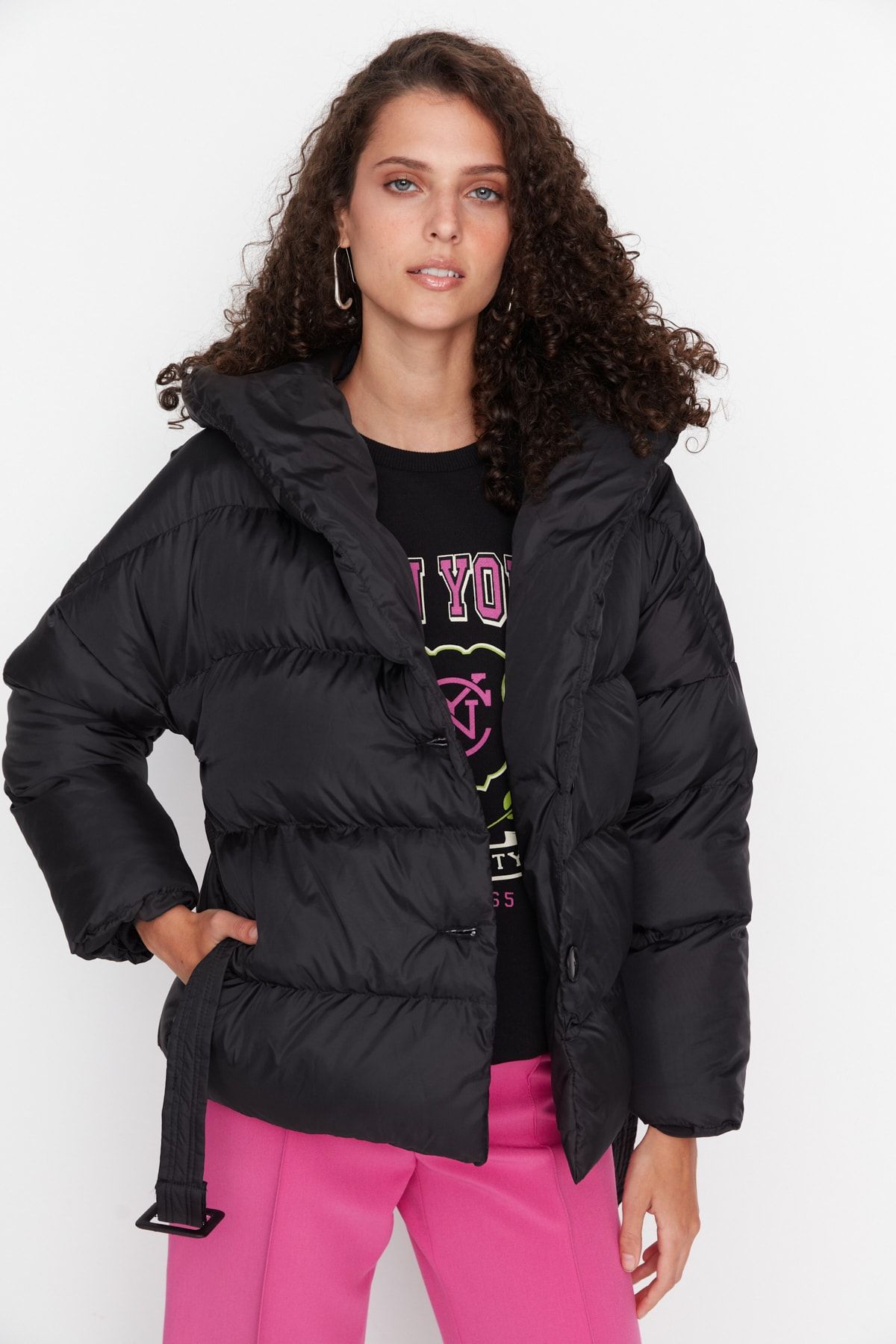 Trendyol Collection Winterjacke Schwarz Puffer Fast ausverkauft