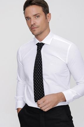 Erkek Beyaz Basic Slim Fit Dar Kesim Düz Sert Yaka Uzun Kollu Gömlek 22MC004003