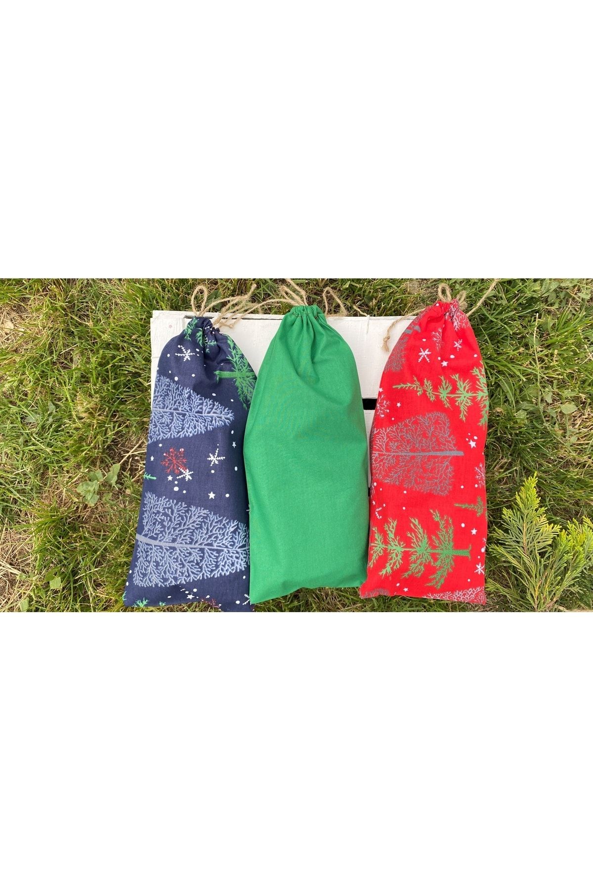 White Alamode Set De 3 Pungi Cadou Colorate Albastru-roșu-verde Cu Tematică De Anul Nou - One Size