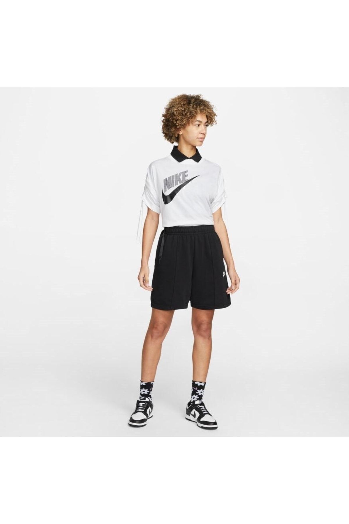 Nike Sportswear Women s Dance T shirt Trendyol