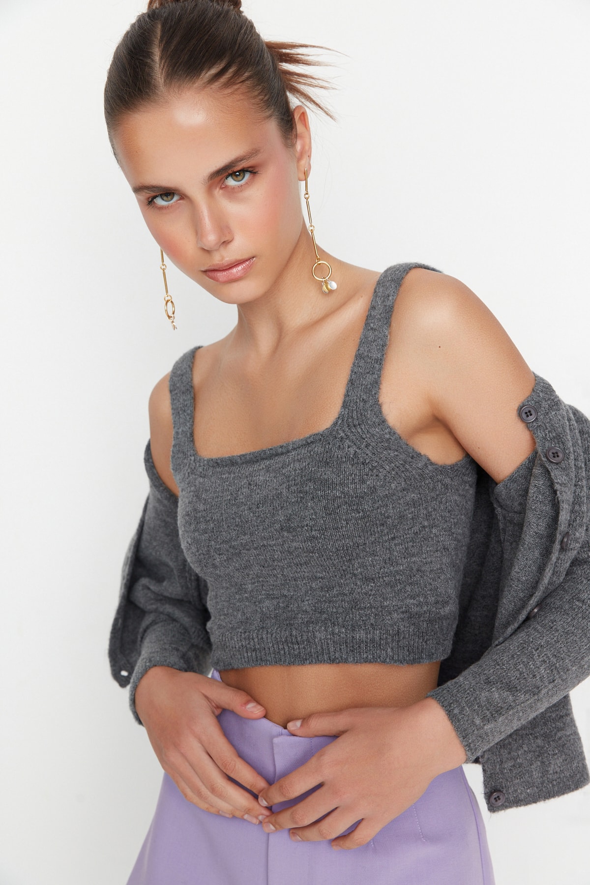 Trendyolmilla  Antrasit Crop Yumuşak Dokulu 2'li Bluz-Hırka Triko Takım TWOAW21HI0107 - Görsel 2