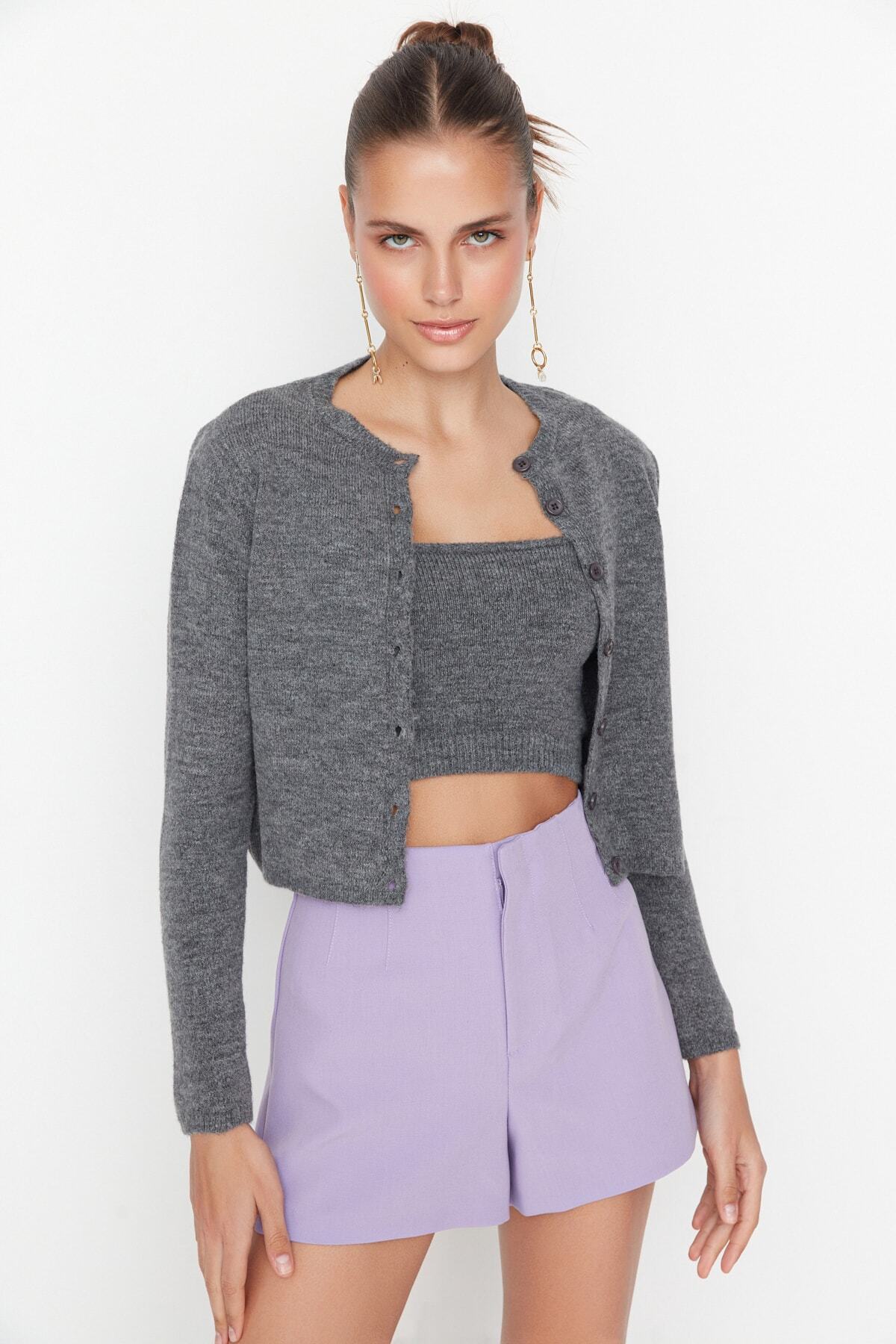 Trendyolmilla  Antrasit Crop Yumuşak Dokulu 2'li Bluz-Hırka Triko Takım TWOAW21HI0107 - Görsel 3