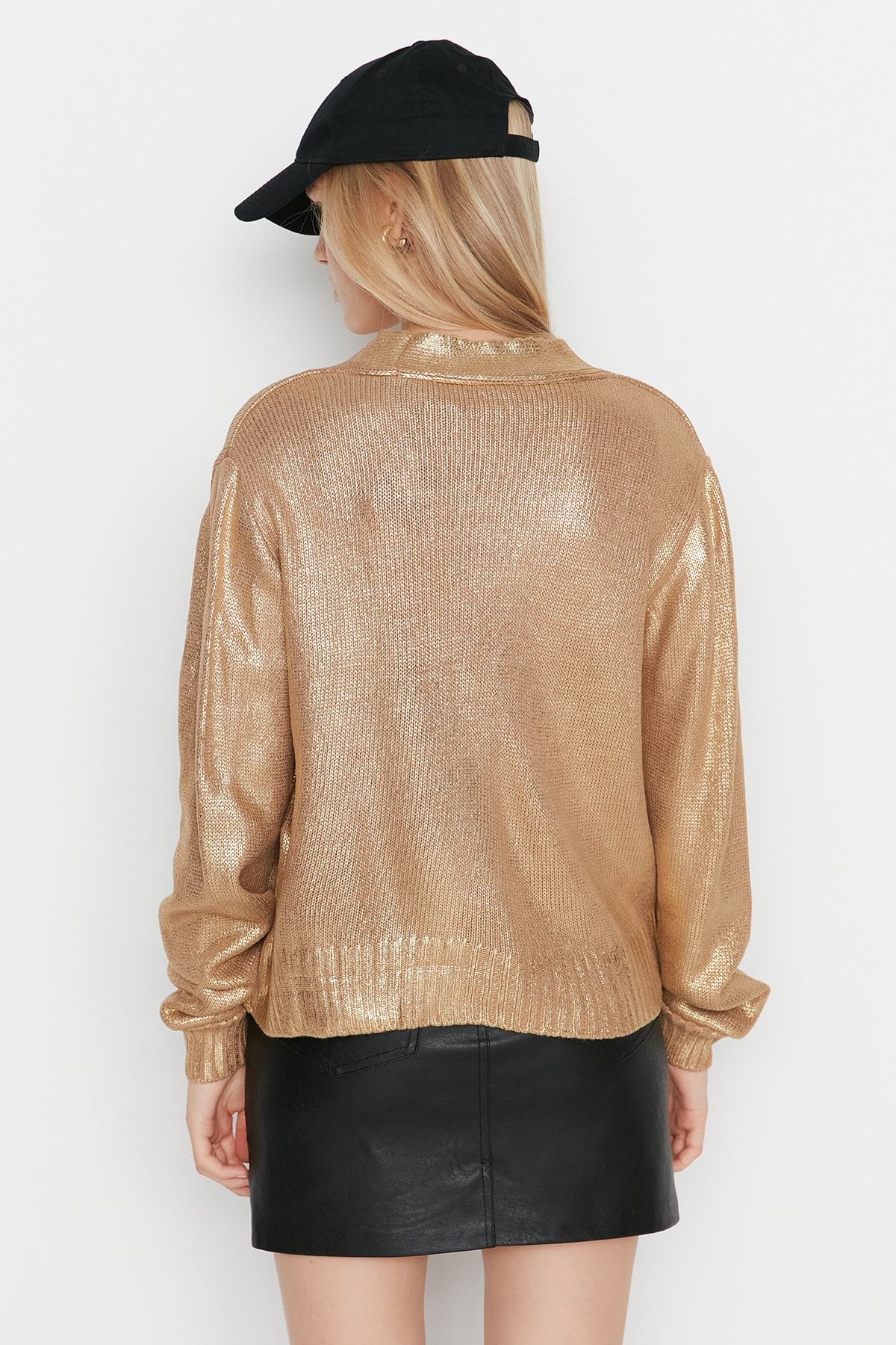Trendyol Collection-Goldfarbener Strickpullover mit Knopfleiste und weiter Passform TWOAW20DU0019 5