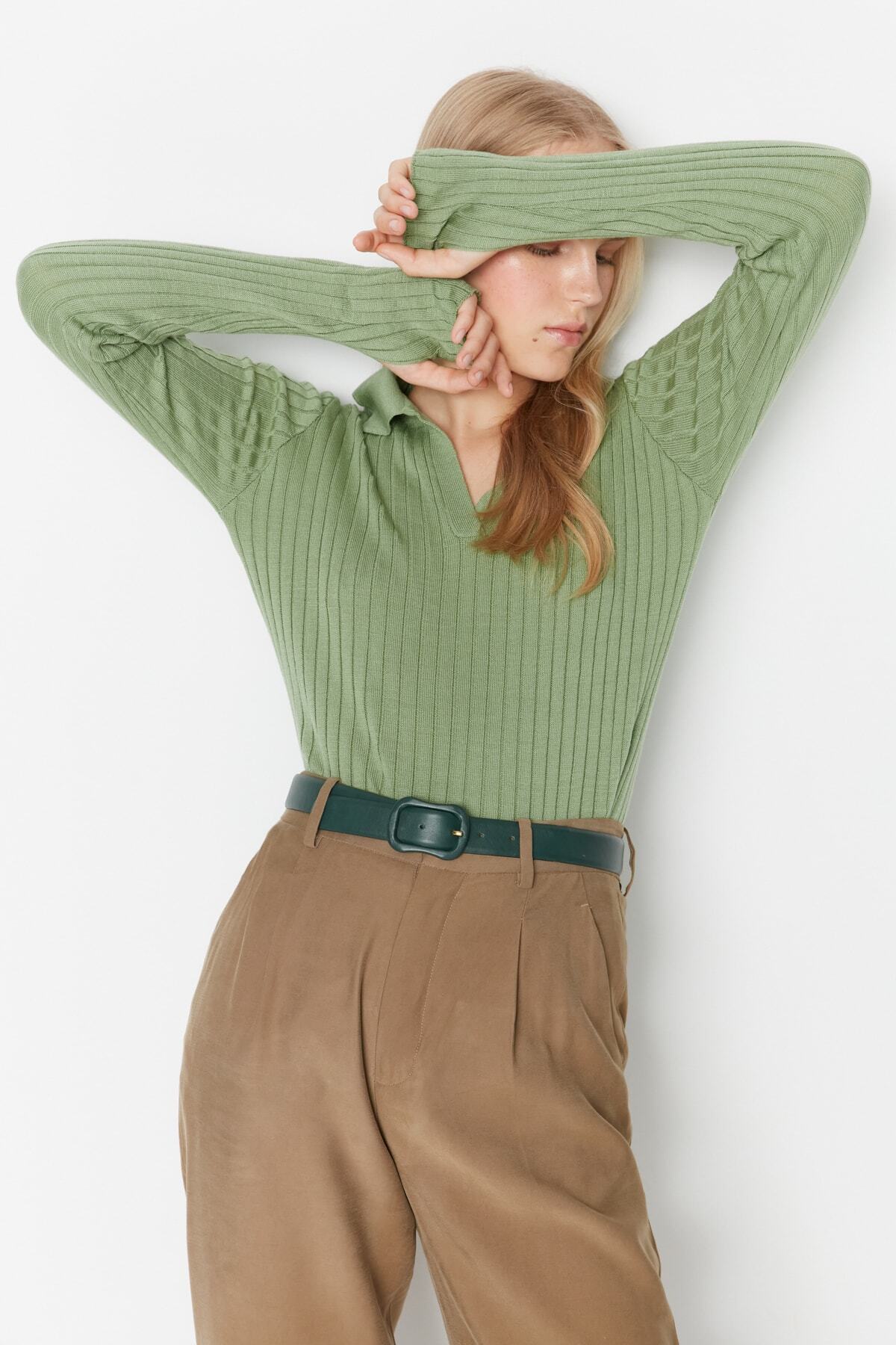 Trendyol Collection Sweter z golfem i rękawami w kolorze miętowym TWOAW21KZ1113