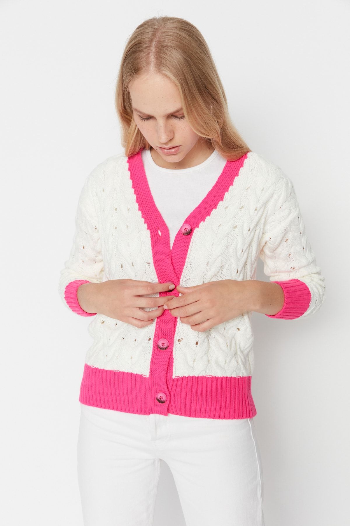 Trendyol Collection Strickjacke Rosa Regular Fit