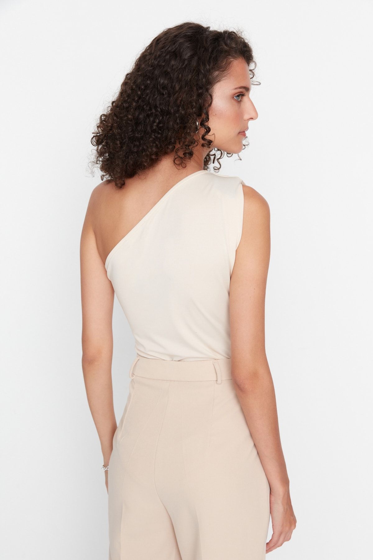 Trendyol Collection-Flexibler Strick-Body mit asymmetrischem Kragen und Druckknöpfen – TWOSS22BD00014 5