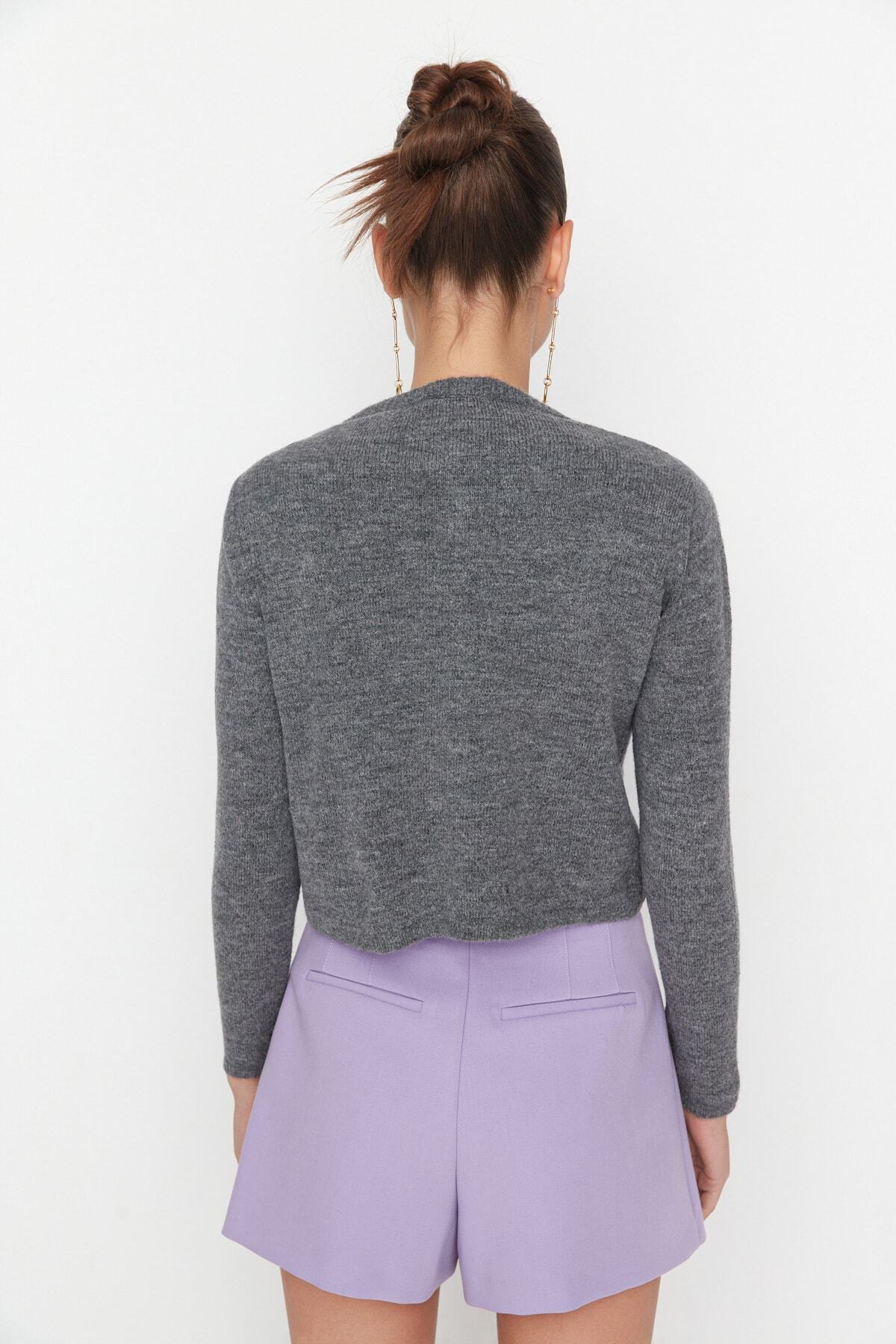 Trendyolmilla  Antrasit Crop Yumuşak Dokulu 2'li Bluz-Hırka Triko Takım TWOAW21HI0107 - Görsel 5