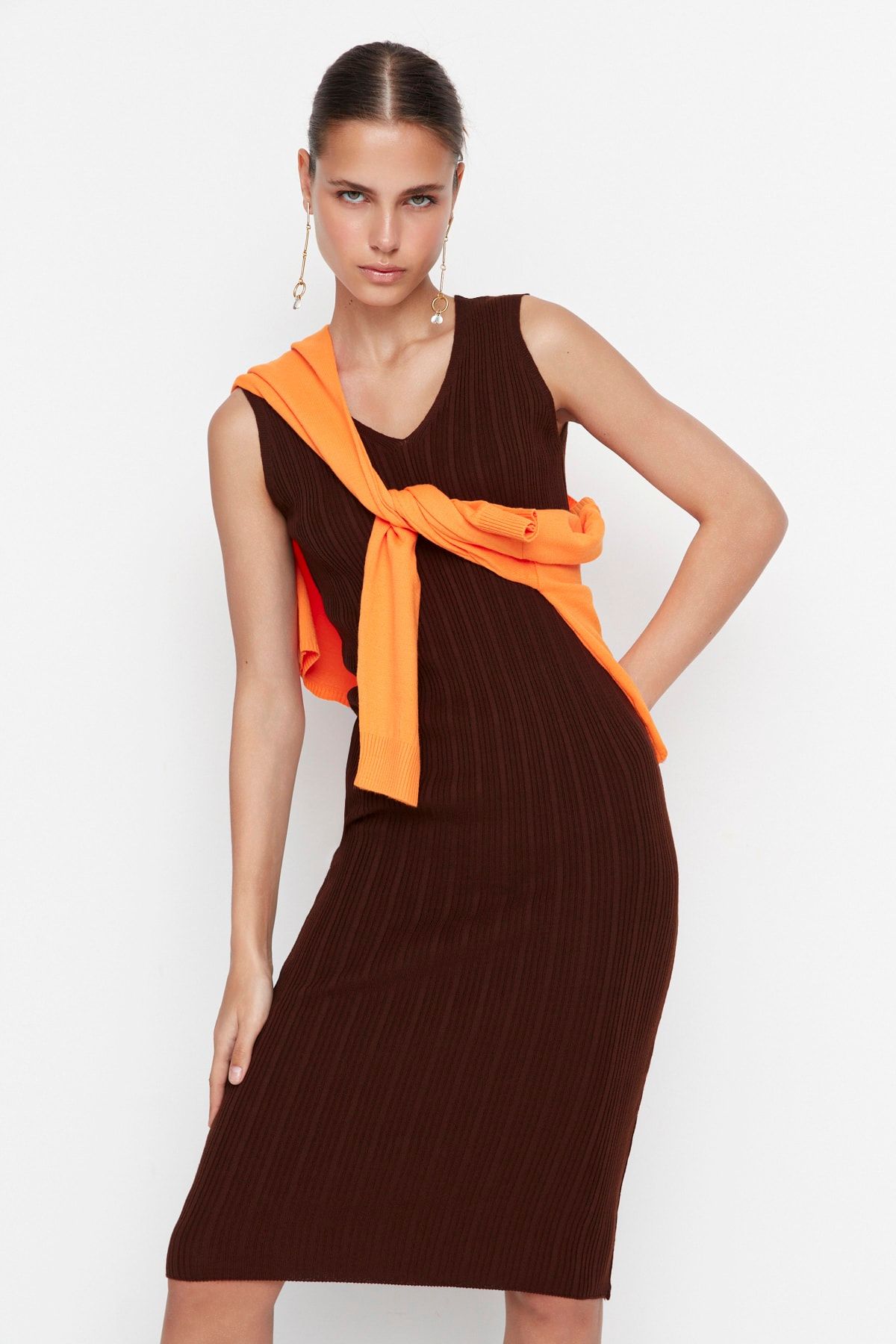 Trendyol Collection Kleid Braun Bodycon