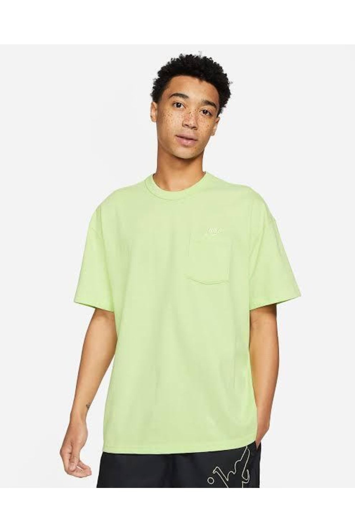 Nike Sportswear Premium Essential Pocket Men s T shirt Trendyol