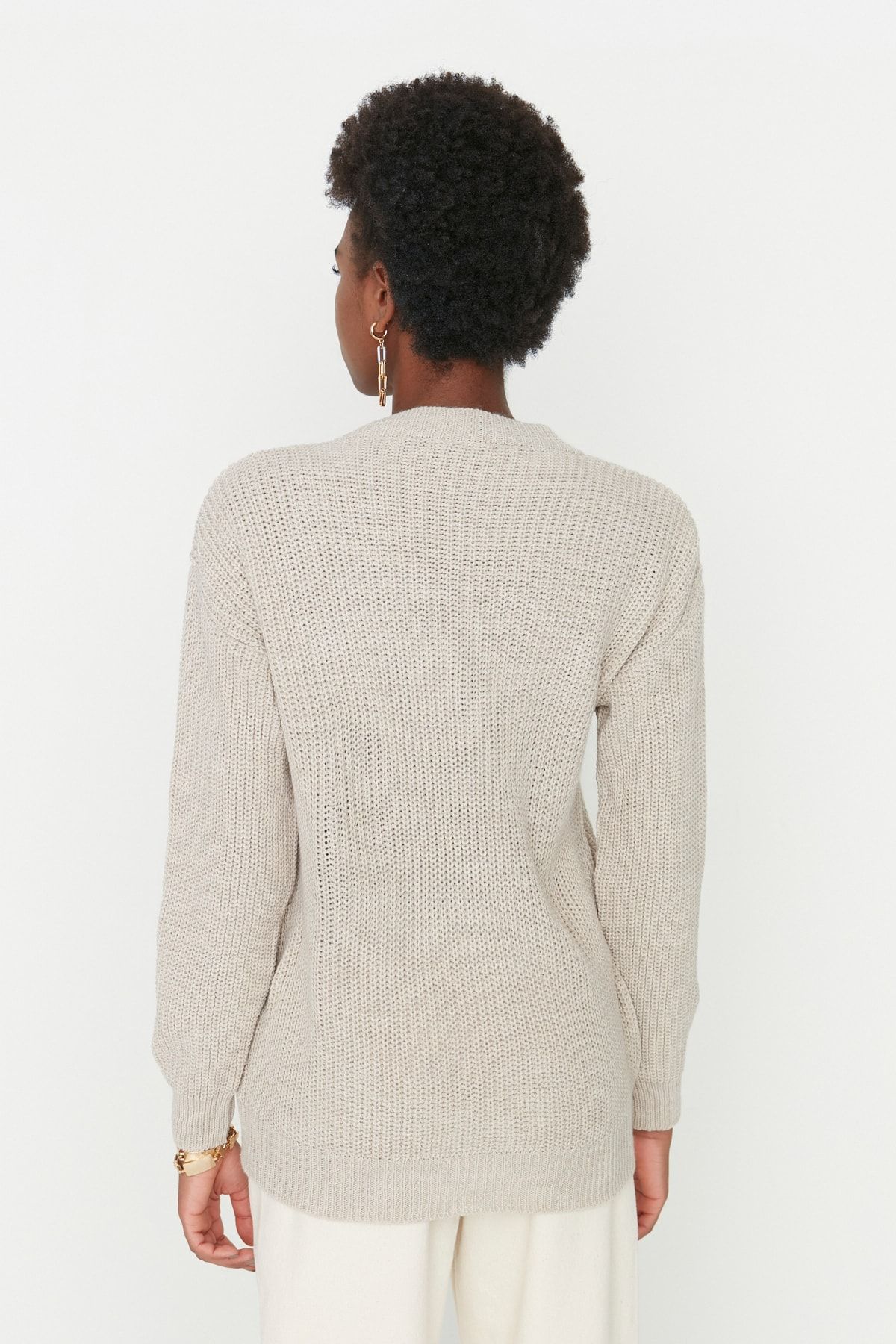 Trendyol Collection-Beigefarbener Strickpullover mit V-Ausschnitt – durchbrochen/lochig TWOAW21KZ0690 5