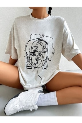 Kadın Beyaz Yüz Baskı Detaylı Oversize T-shirt KADIN YÜZ BASKI
