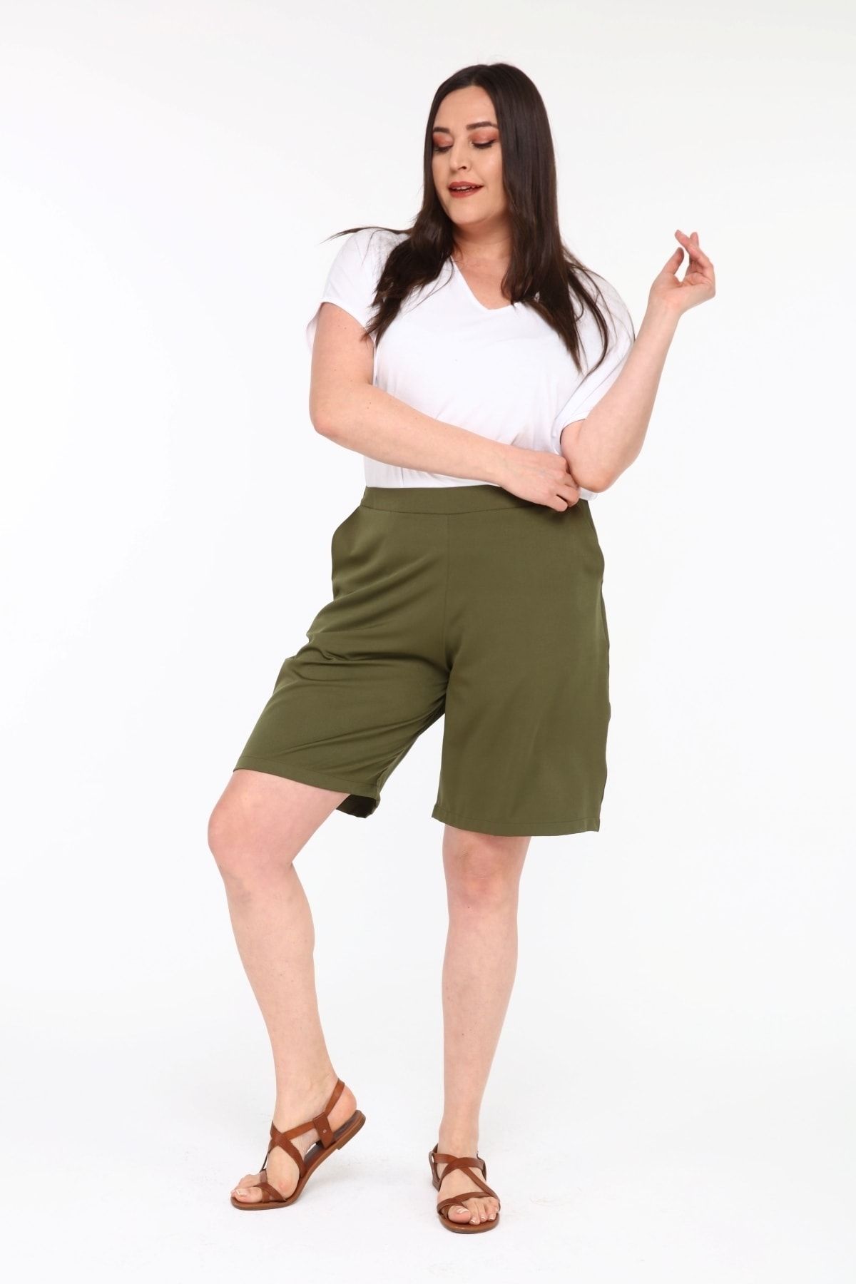 Plus size top khaki shorts
