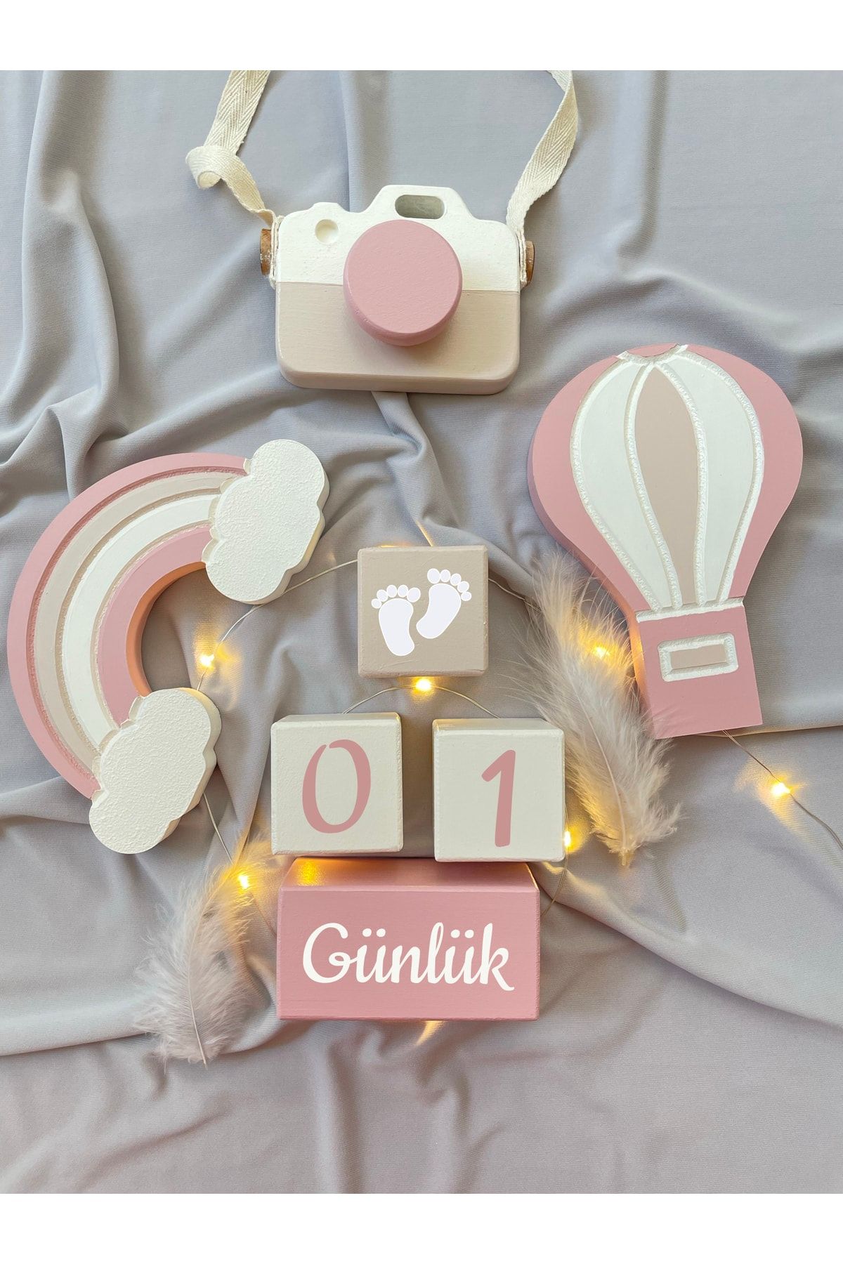 Pembe-sahra Üç Objeli Bebek Anı Küp Seti Fotoğraf Çekim Ve Dekor Için Türkçe