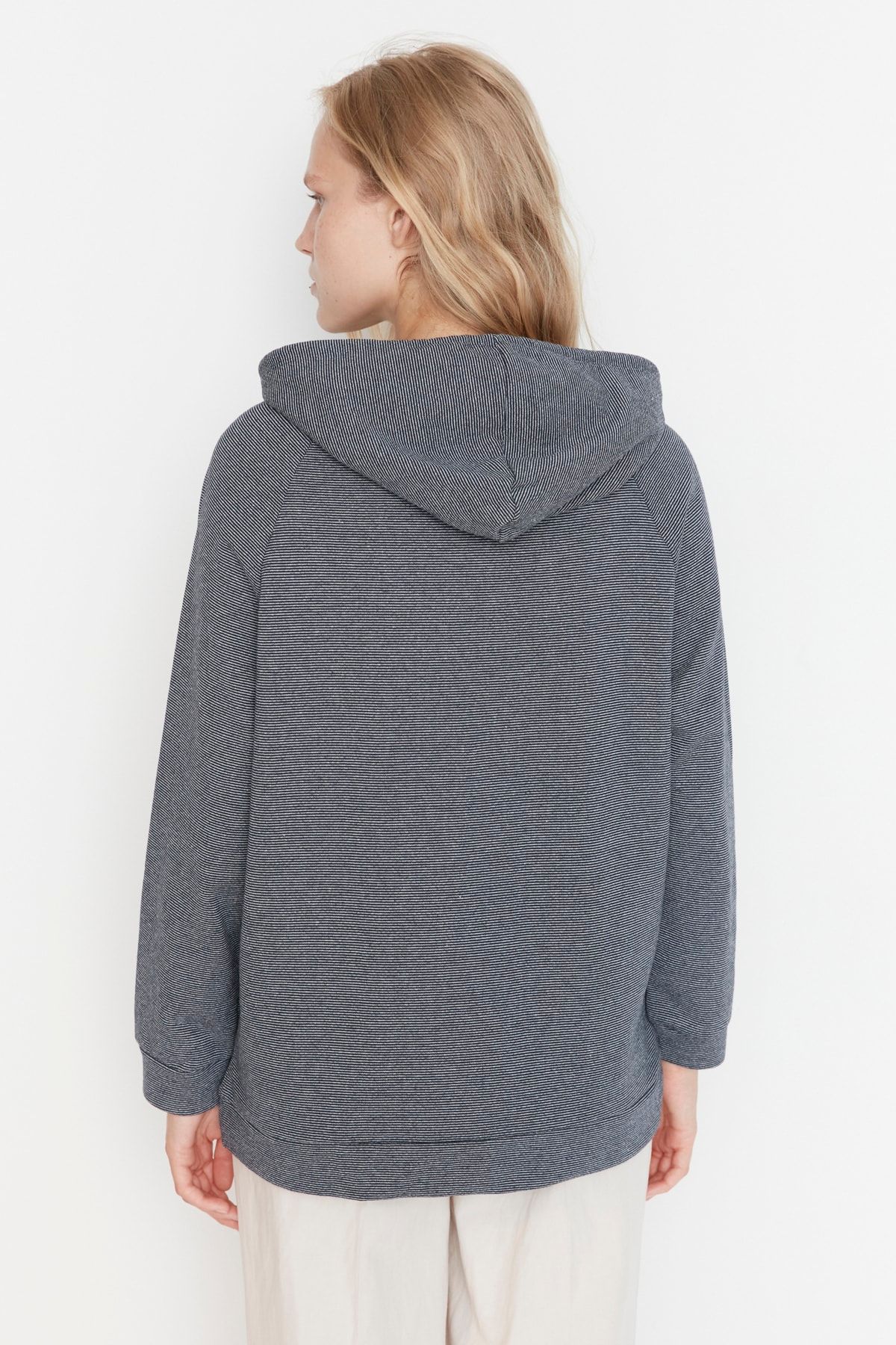 Trendyol Collection Sweatshirt Dunkelblau Oversized YB8135