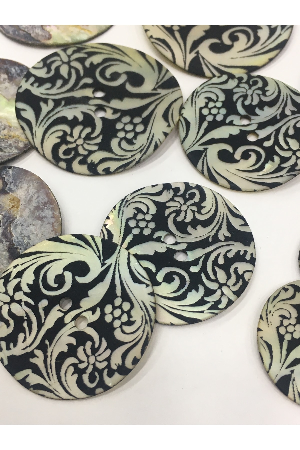 Italian Embellished Mother of Pearl Button Set of 4 3 Cm