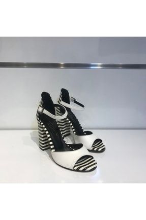 Zebra Desen Beyaz Cilt Tek Bant Kadın Ayakkabı 9cm T70TB001