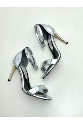 Love Gümüş Renk Topuklu Kadın Ayakkabı 2430-289
