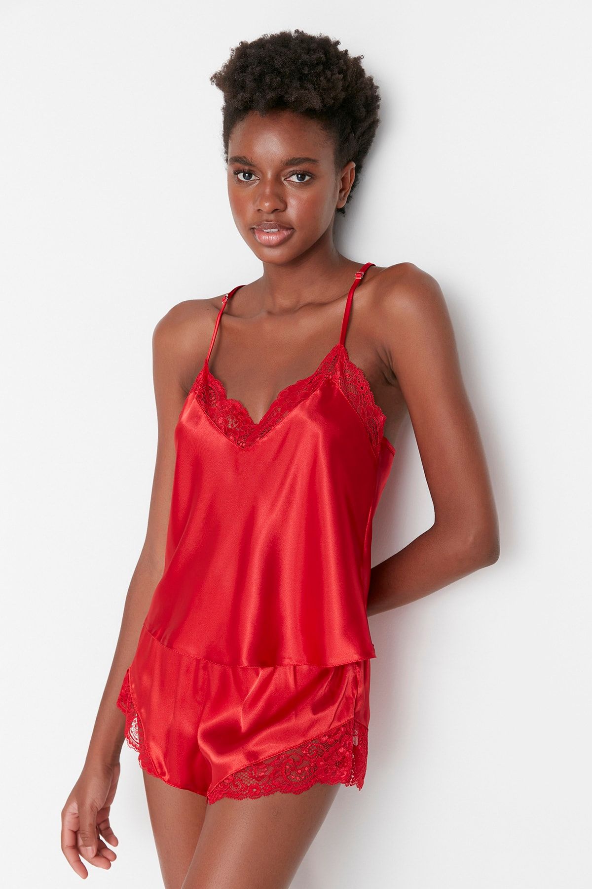 Trendyol Collection Pyjama Rot Unifarben QV7321
