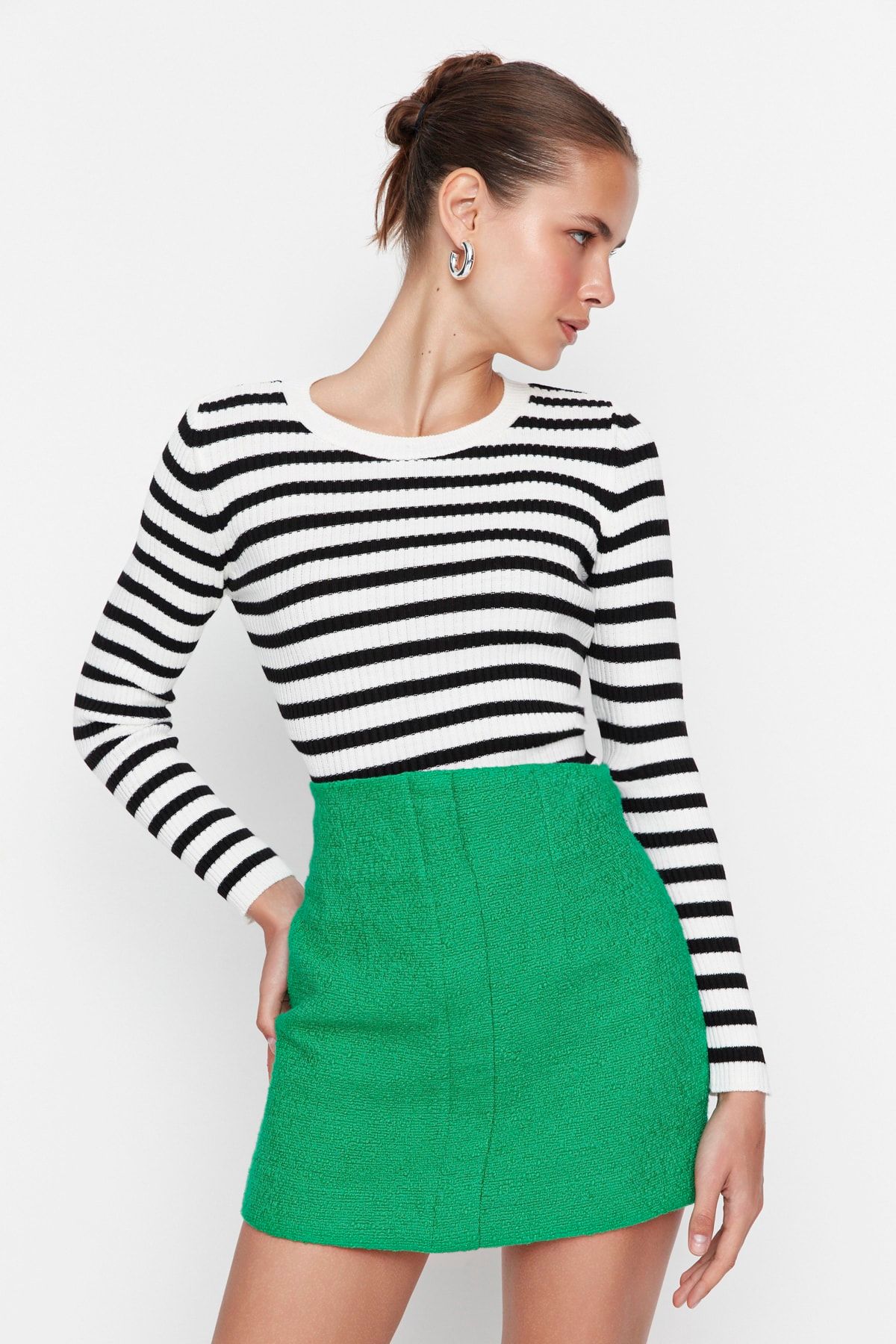 Trendyol Collection-Ecrufarbener Basic-Strickpullover mit Streifen TWOAW21KZ0942 2