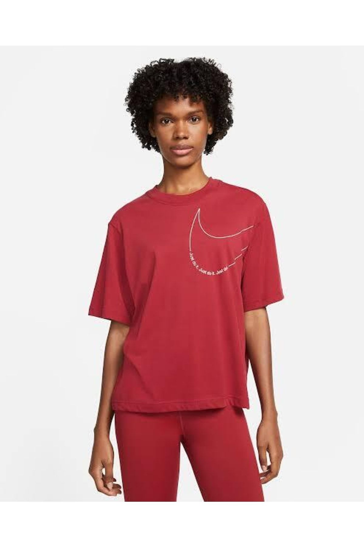 Nike Dri-fıt Dörtgen Kadın Antrenman Tişörtü