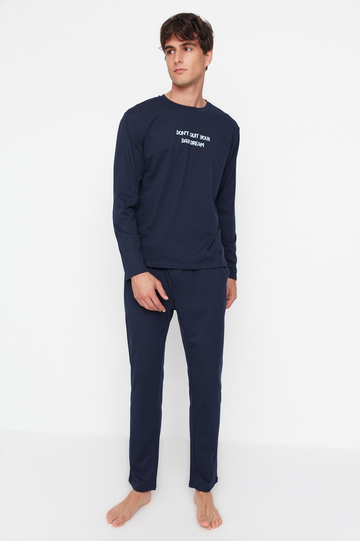 TRENDYOL MAN Erkek Lacivert Baskılı Regular Fit Örme Pijama Takımı TMNAW23PT00001 ZR10613