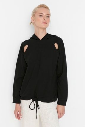Siyah Kapüşonlu Bel ve Cut Out Detaylı Örme Sweatshirt THMAW23SW00007