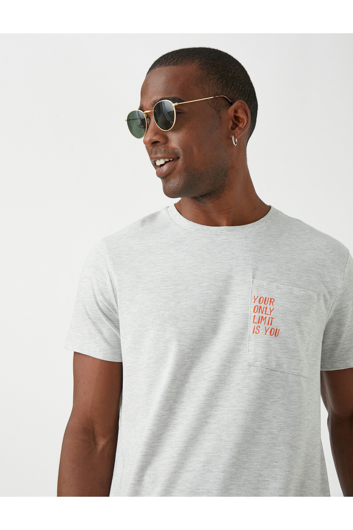 Koton T-Shirt Grau Regular Fit Fast ausverkauft