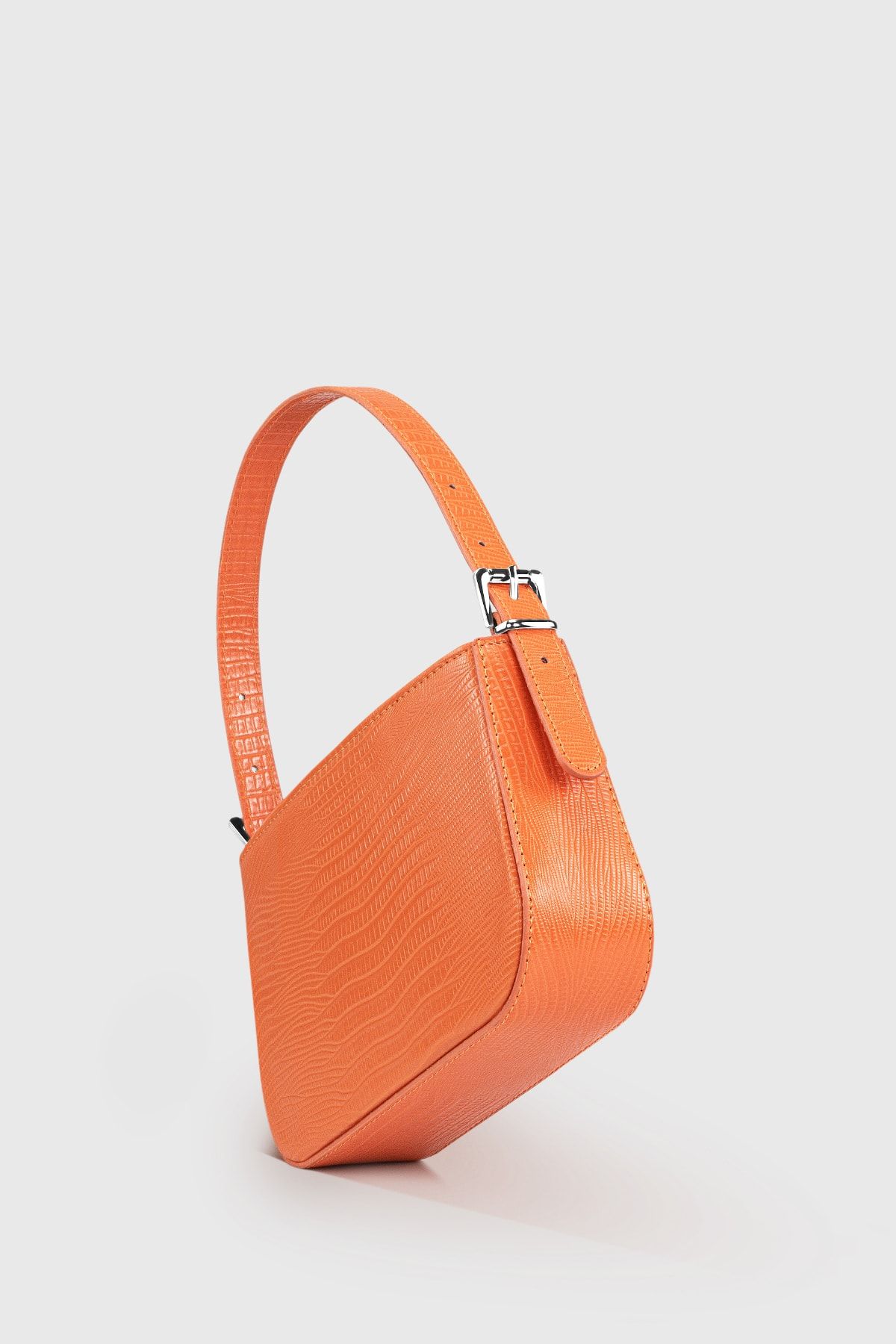Buckle best sale baguette bag