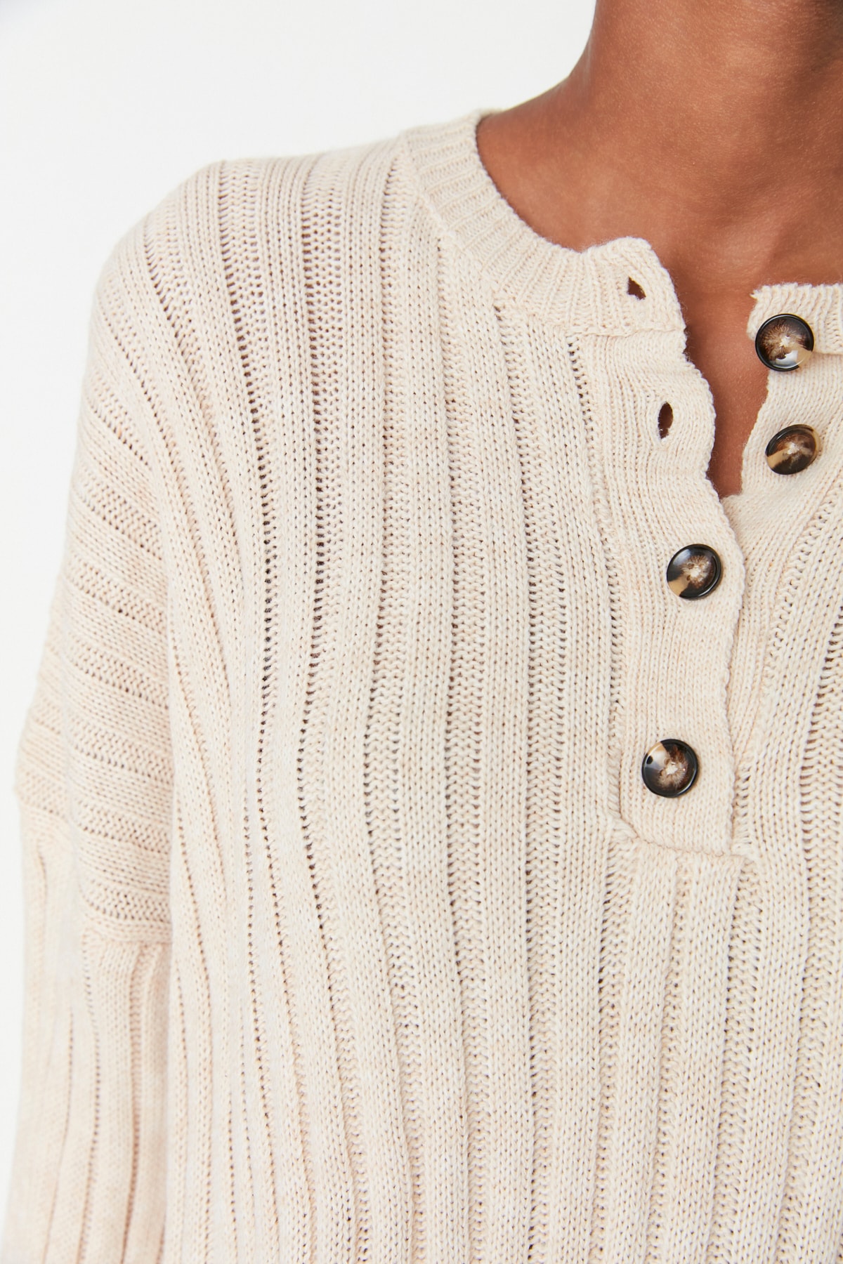 Trendyol Collection Beigefarbenes geripptes Strick-Unter-Oberteil-Set mit weiter Passform TWOAW22AU0039