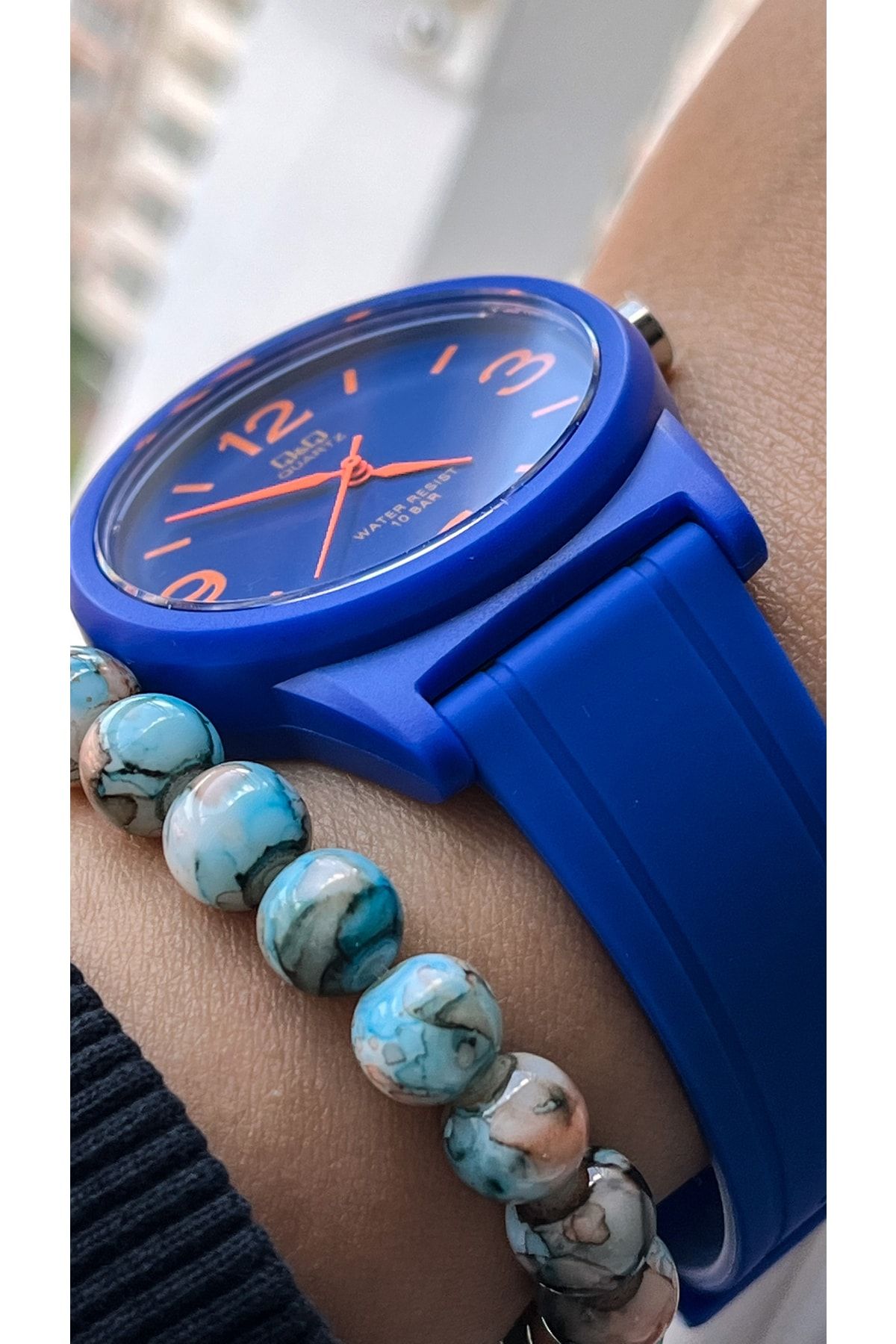 Q Q Wristwatch with Numbers Saks Blue Silicone Band 10 Bar Water