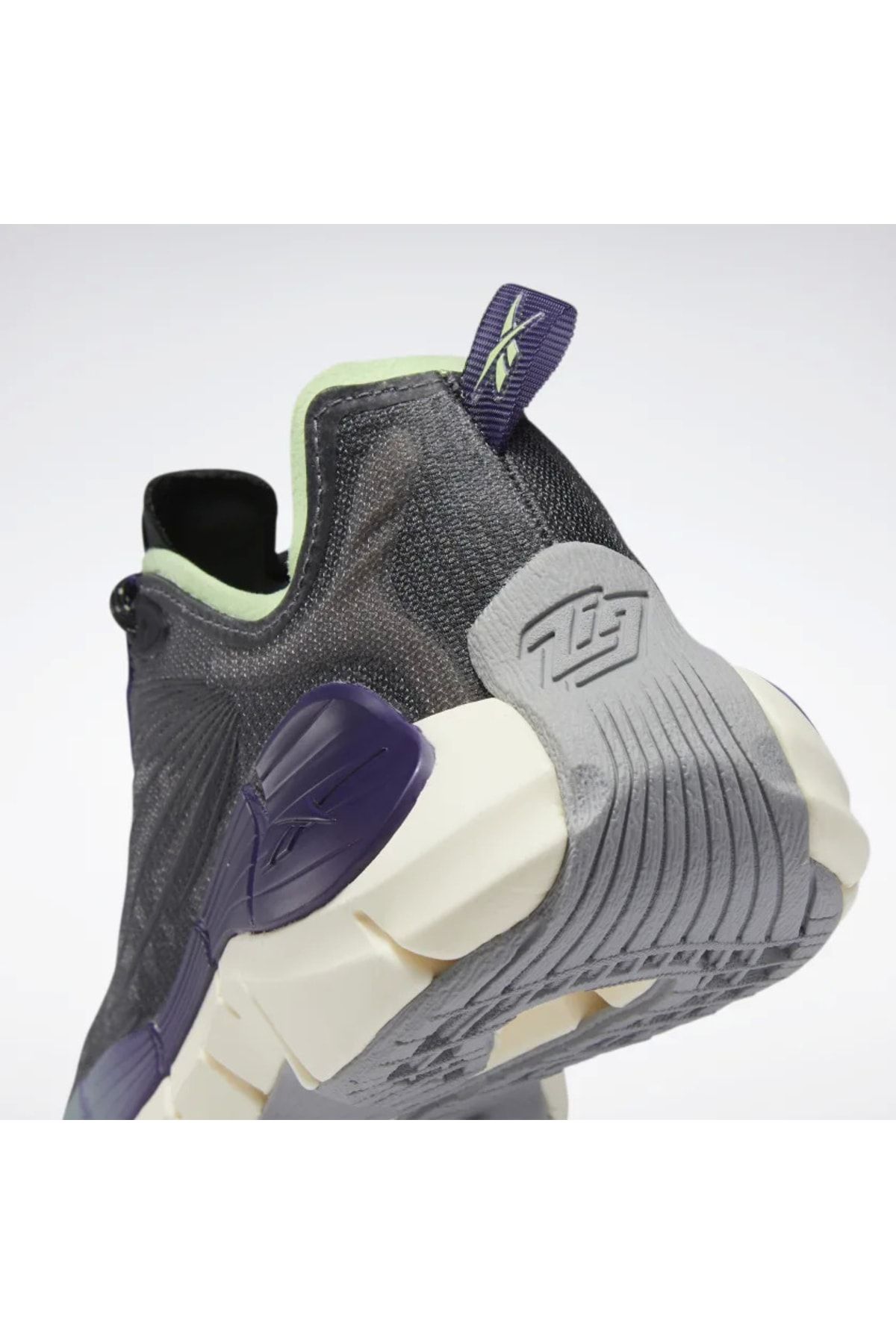 کتانی مشکی طرحدار بنددار لژ دار زنانه ریباک Reebok (برند انگلستان)