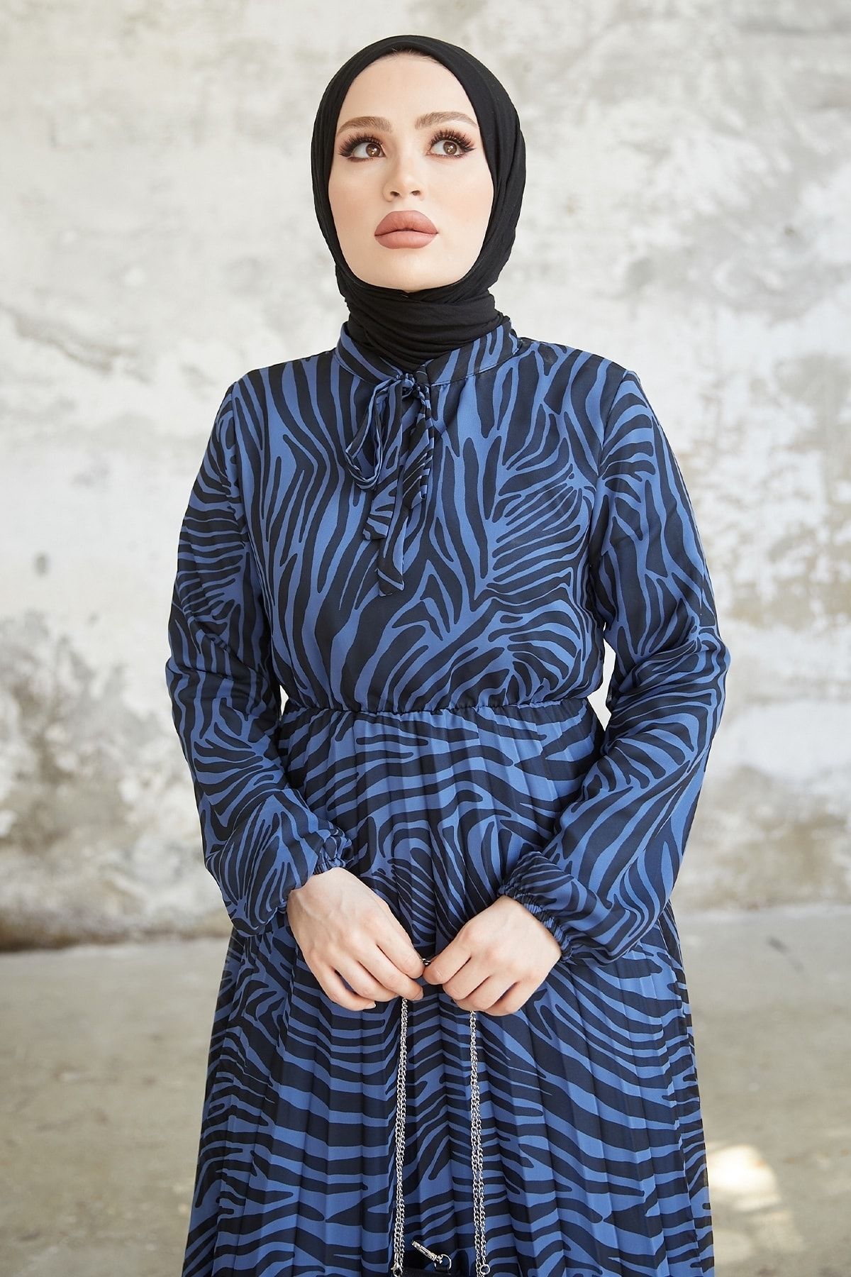 InStyle-Patterned Lenda Chiffon Hijab Dress - Navy Blue 2