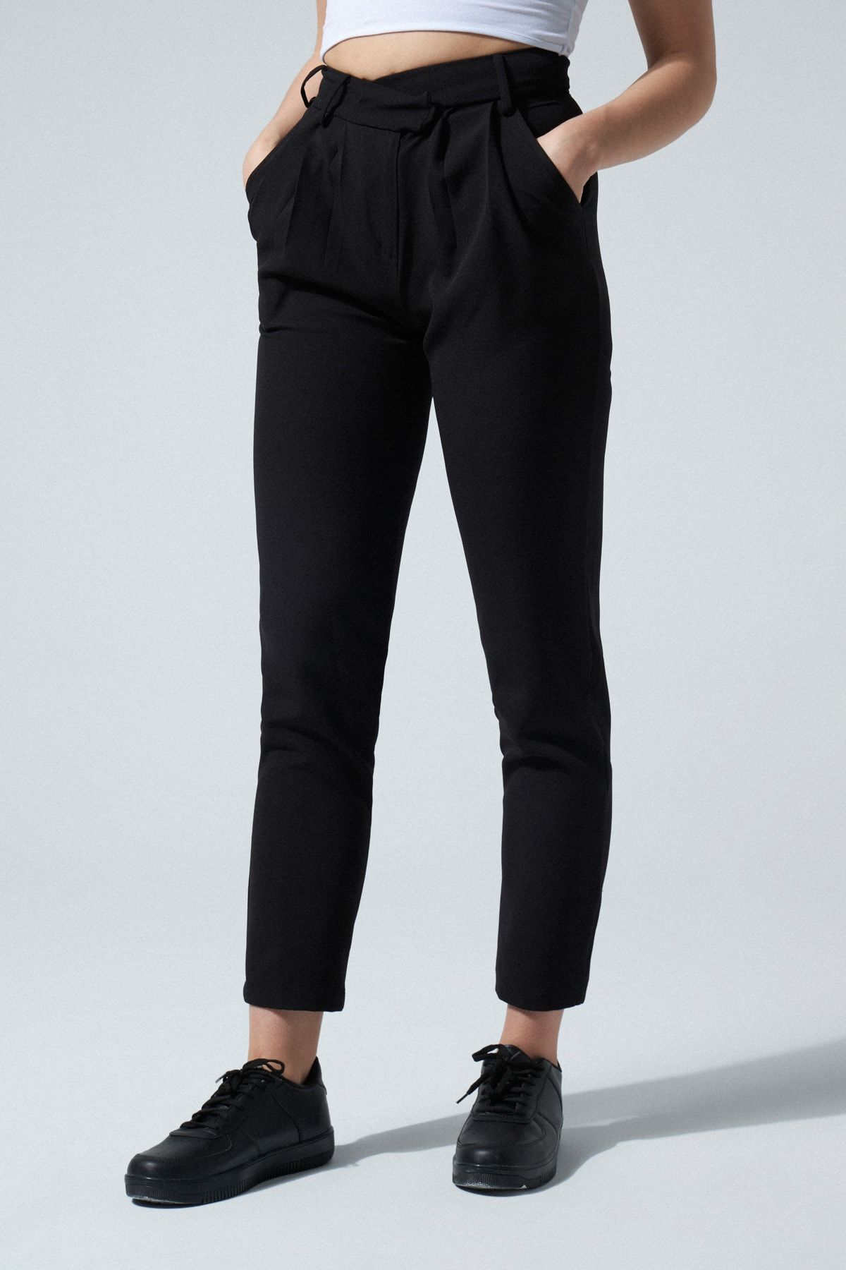 BERFUĞ KIRAN-Cross Waist Trousers Black 2