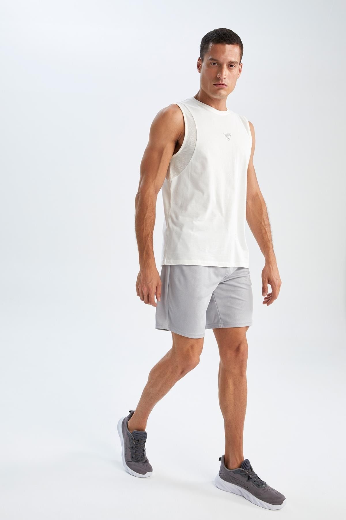 DeFacto Fit Slim Fit Teknik Kumaş Spor Atlet BY7313