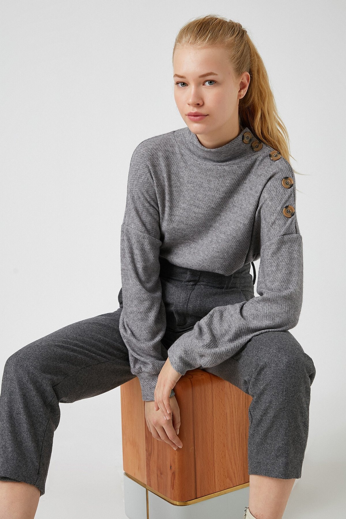 Koton Pullover Grau Regular Fit Fast ausverkauft