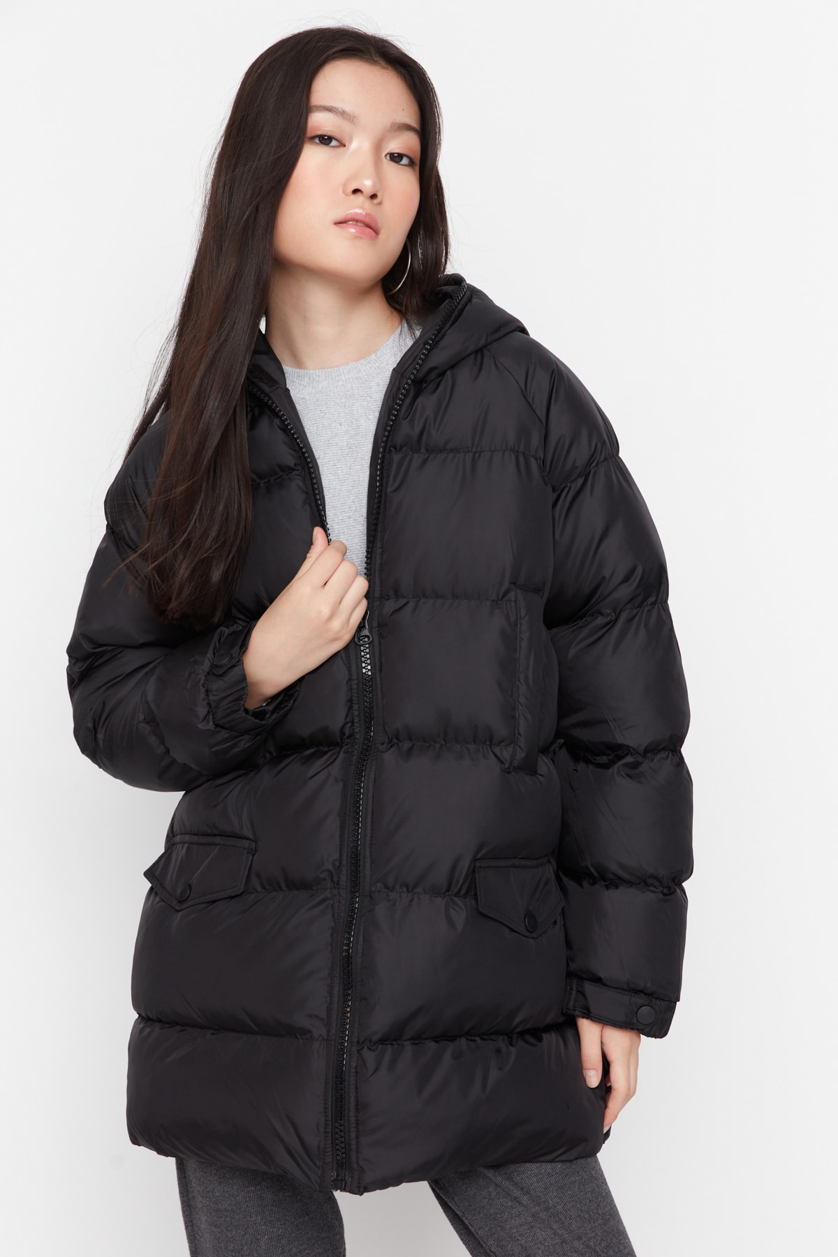 Trendyol Collection Czarna wodoodporna kurtka puchowa z kapturem TWOAW23MO00249