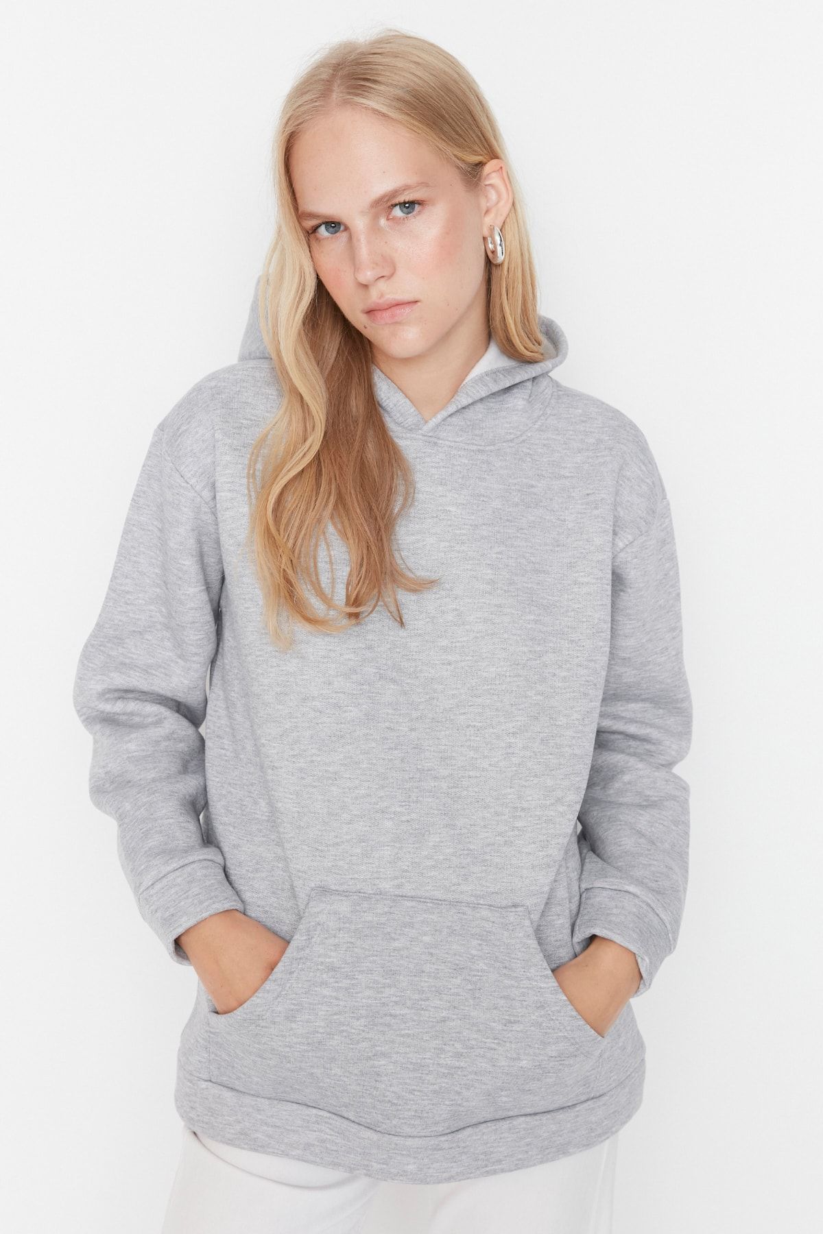 Trendyol Collection-Gray Printed Raised Thick Fleece Inside Knitted Sweatshirt TWOAW22SW0709 2