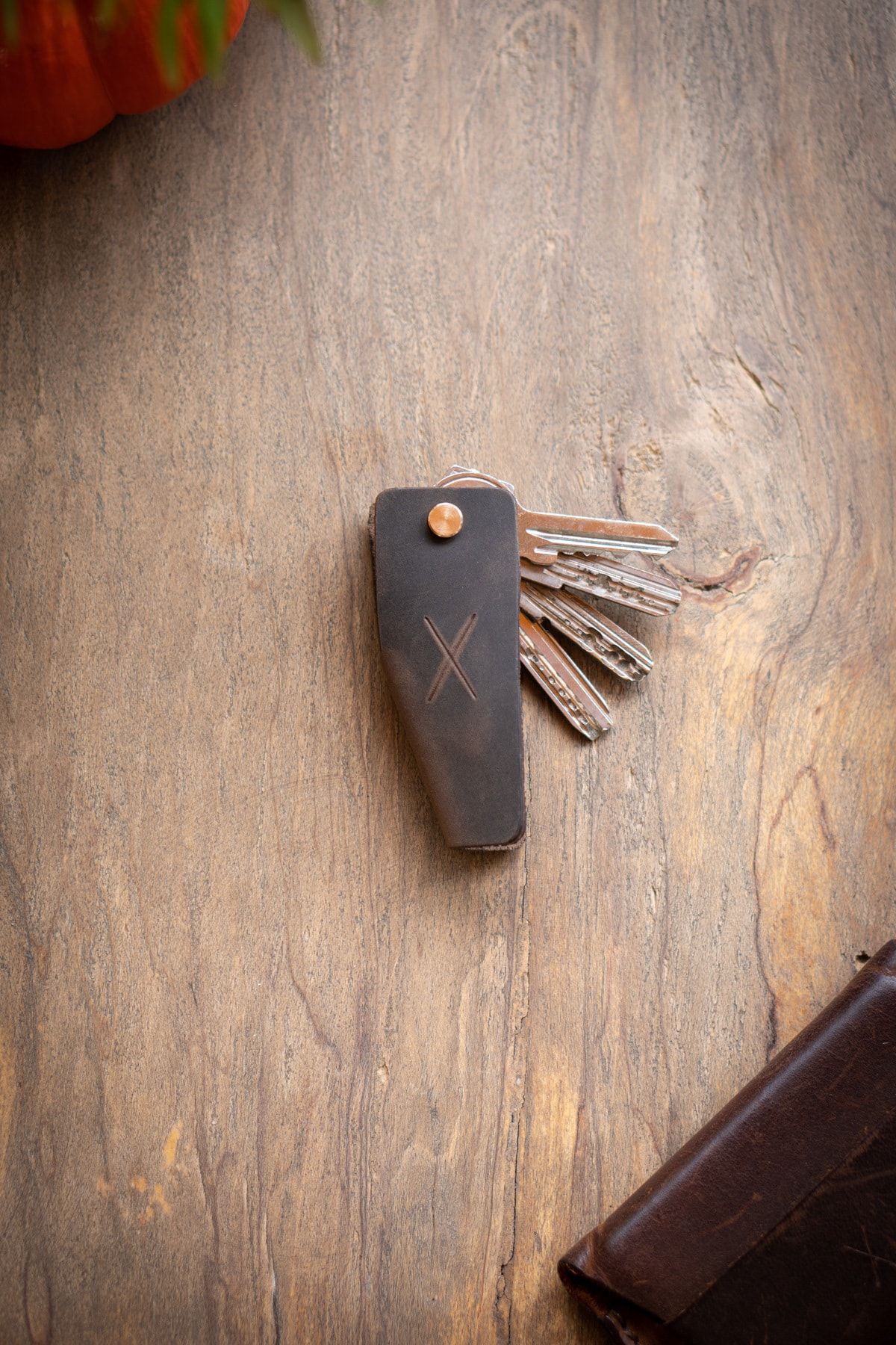 minimal X design-Chestnut Crazy V 3-4 Key Capacity Leather Keychain - Minimalist Design 2