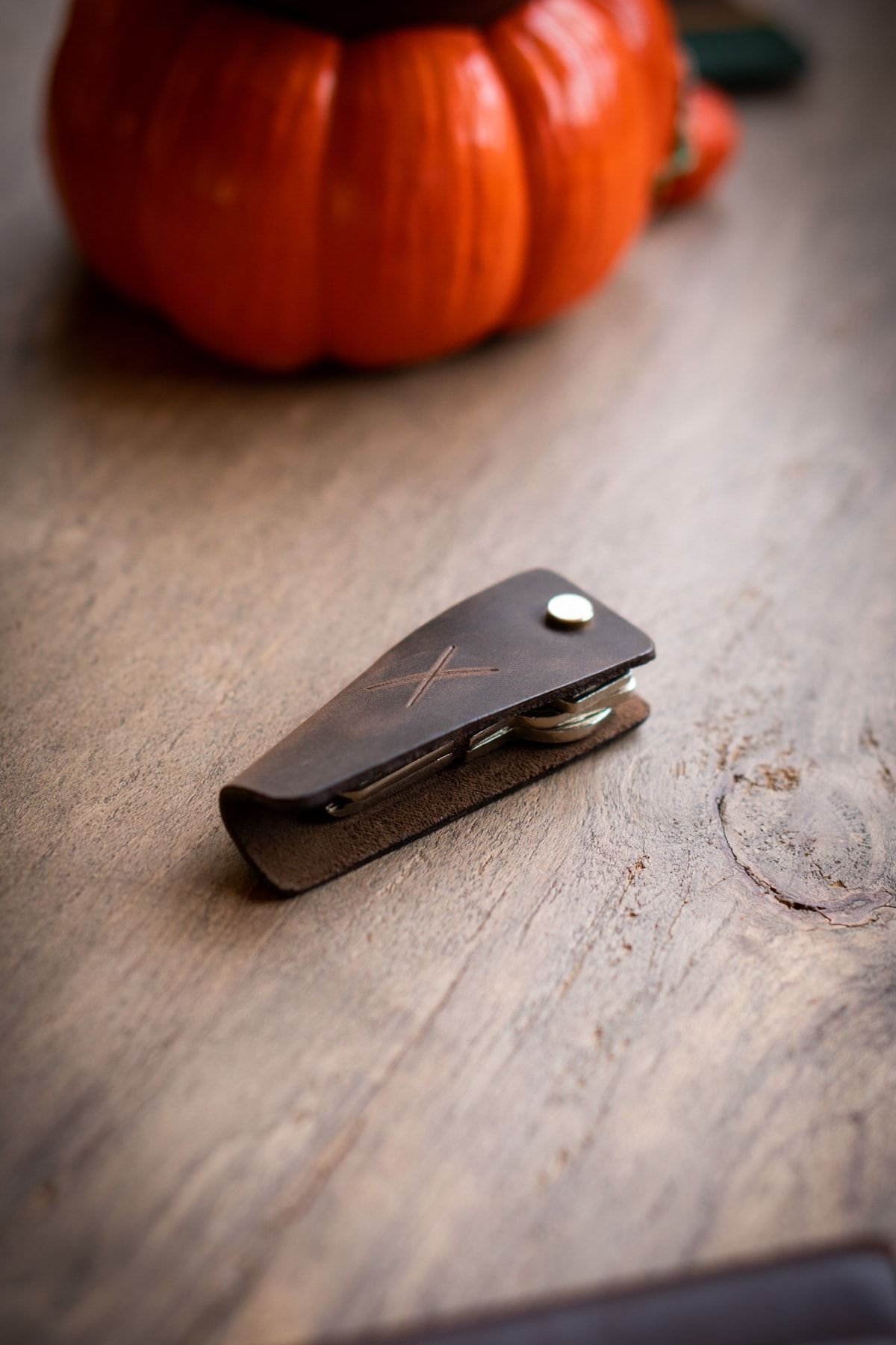 minimal X design-Chestnut Crazy V 3-4 Key Capacity Leather Keychain - Minimalist Design 3