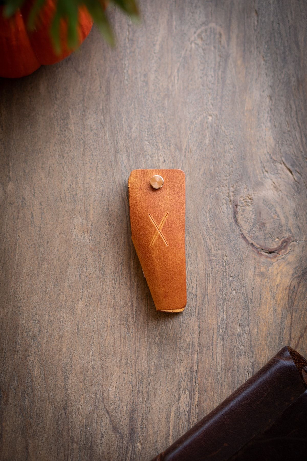 minimal X design-Leather Keychain V 3-4 Key Capacity - Camel - Minimalist Design 3