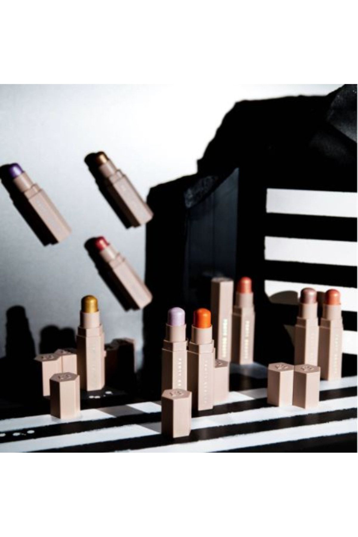 FENTY BEAUTY راهنمای نورپردازی شمعی برای روشنایی پایدار